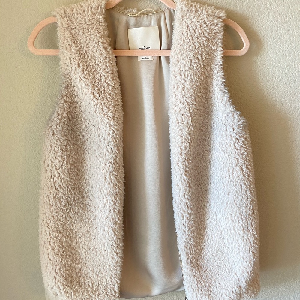 wilfred fuzzy vest from aritzia